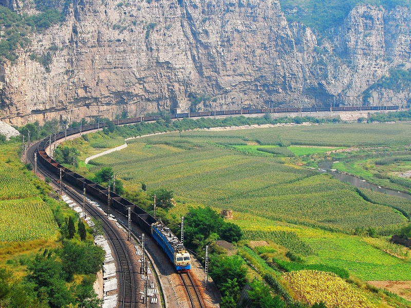 171592380992390409.jpeg 02集團(tuán)公司承建的我國第一條復(fù)線電氣化鐵路——石太線.jpg