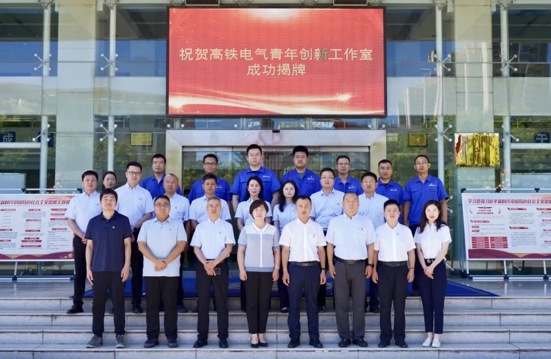 071691372554811143.jpeg 合影留念.jpg