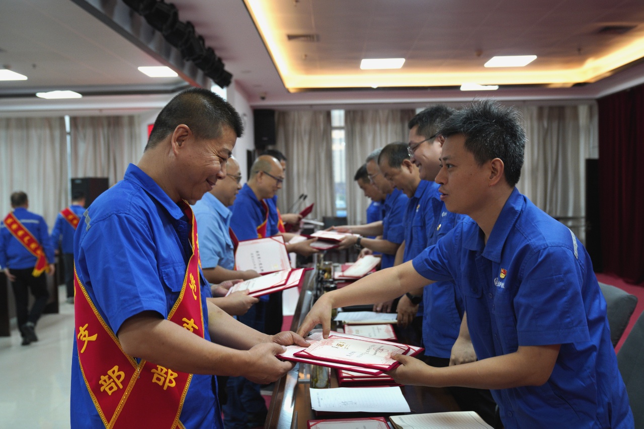 291751211612360645.jpeg 頒獎(jiǎng).jpg